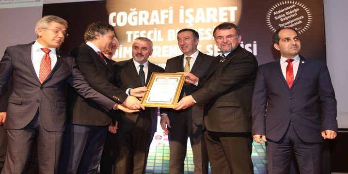 cografi-isaret-tescili-alinan-edremit-zeytinyaginin-belgesi-verildi-00004